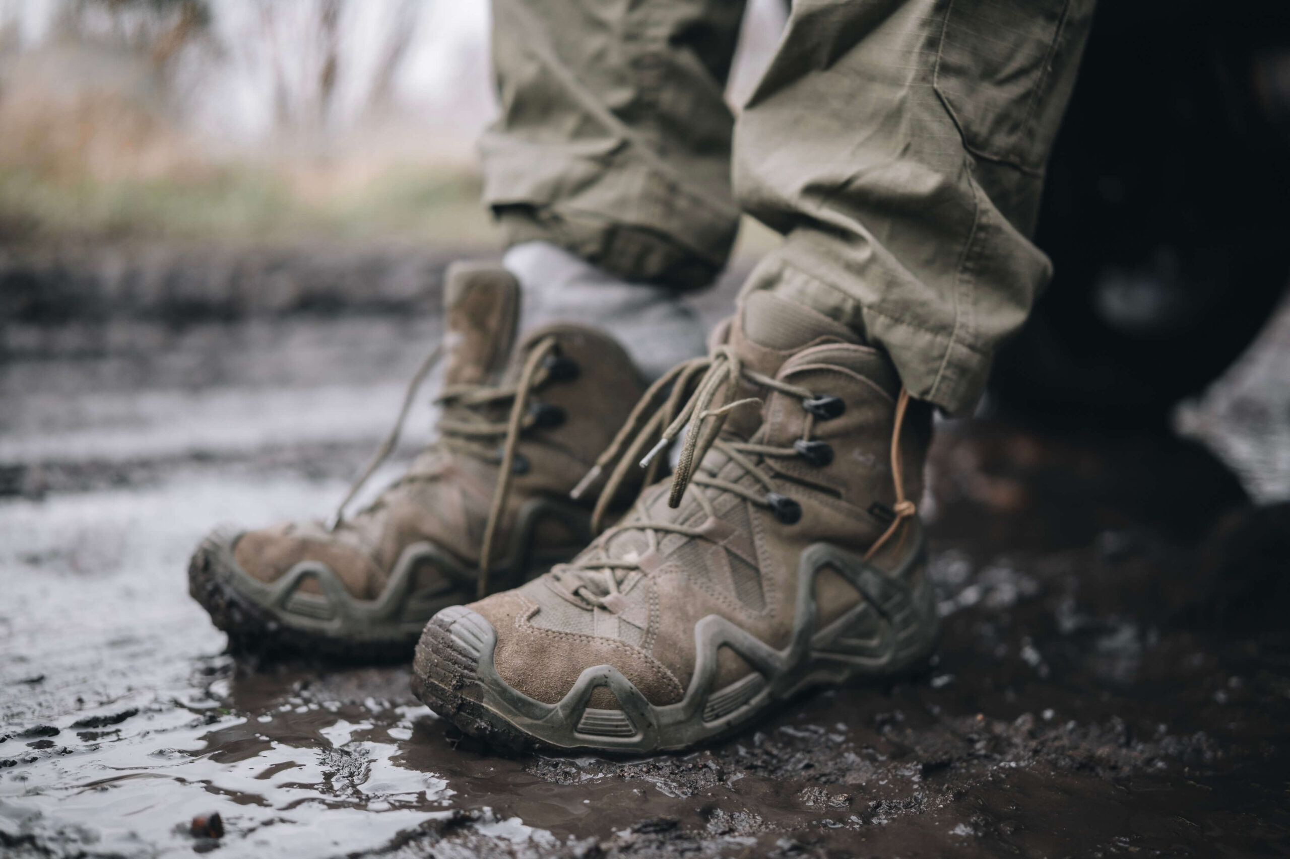 Best military boots [Lowa Zephyr thorough review]
