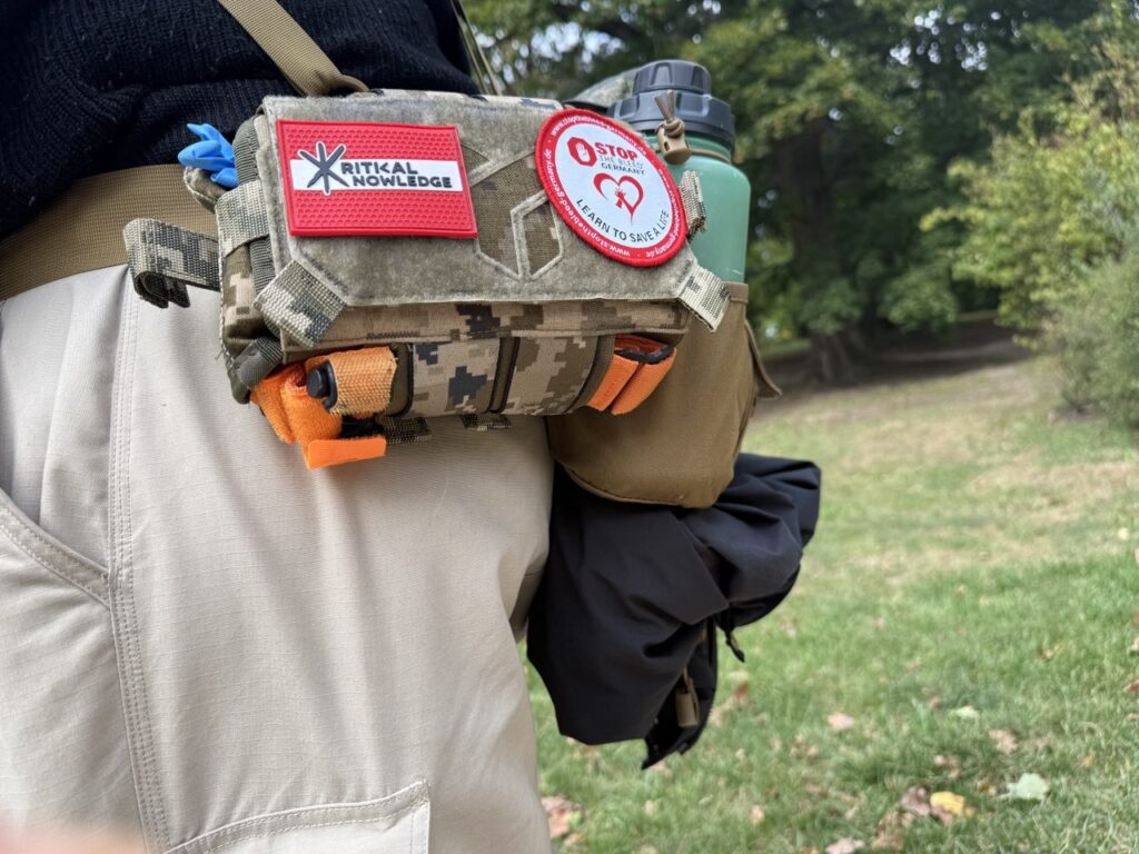 TQ holders on top and bottom of PM27